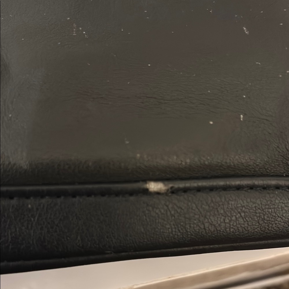 Giani Bernini Messenger Bag with Sleek Design - Picture 8 of 8
